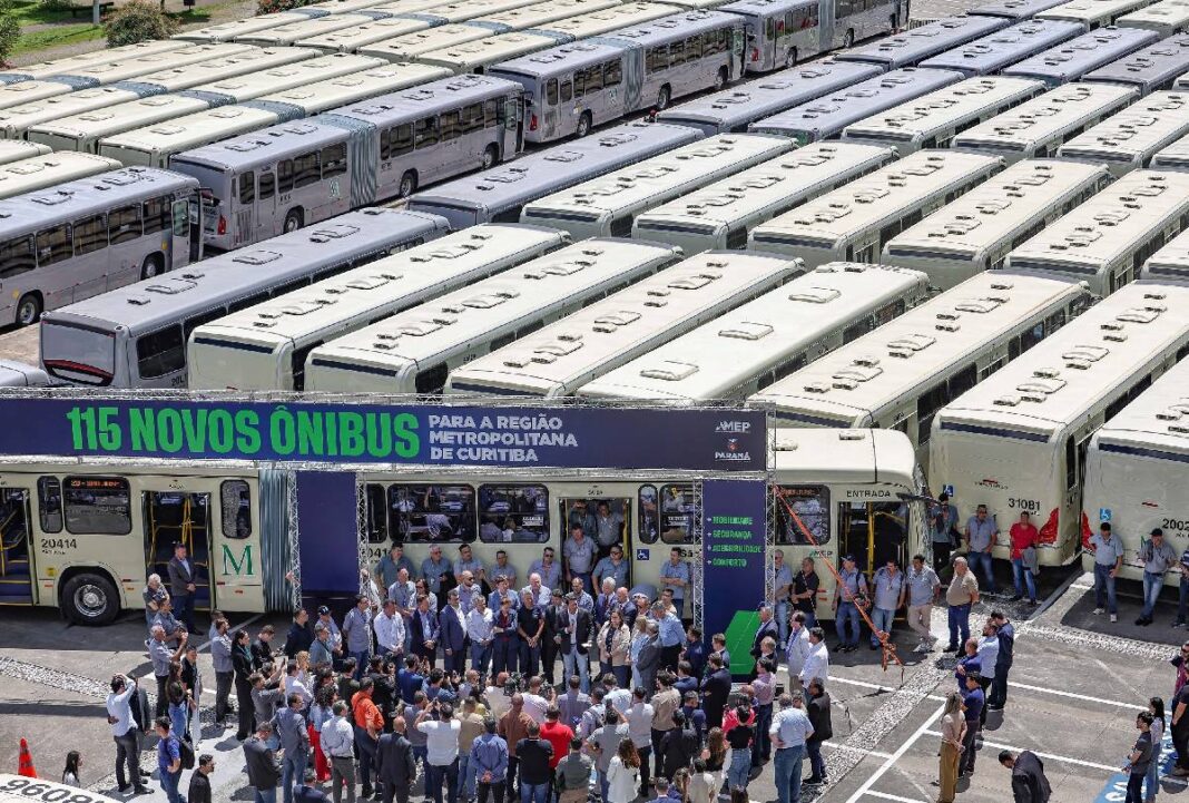 Grande Curitiba recebe 115 novos ônibus no transporte coletivo