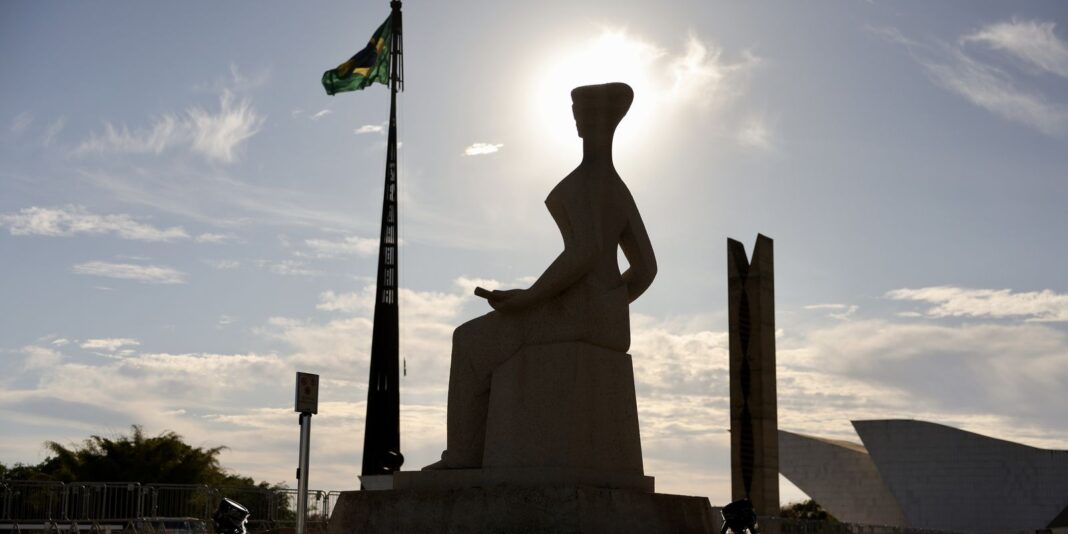 STF estabelece fim do processo de Bolsonaro, Torres e Ramagem