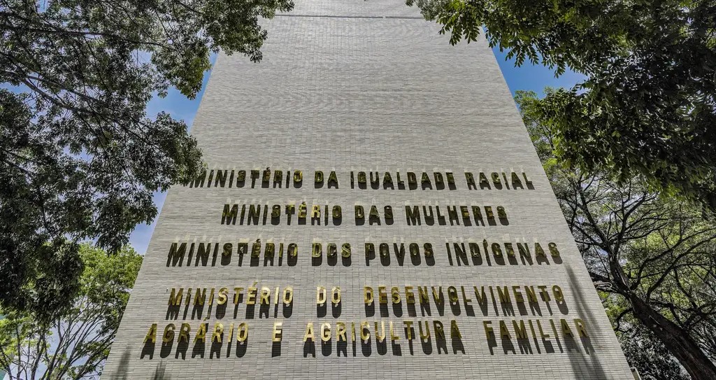 Incêndio atinge prédio do Ministério da Igualdade Racial