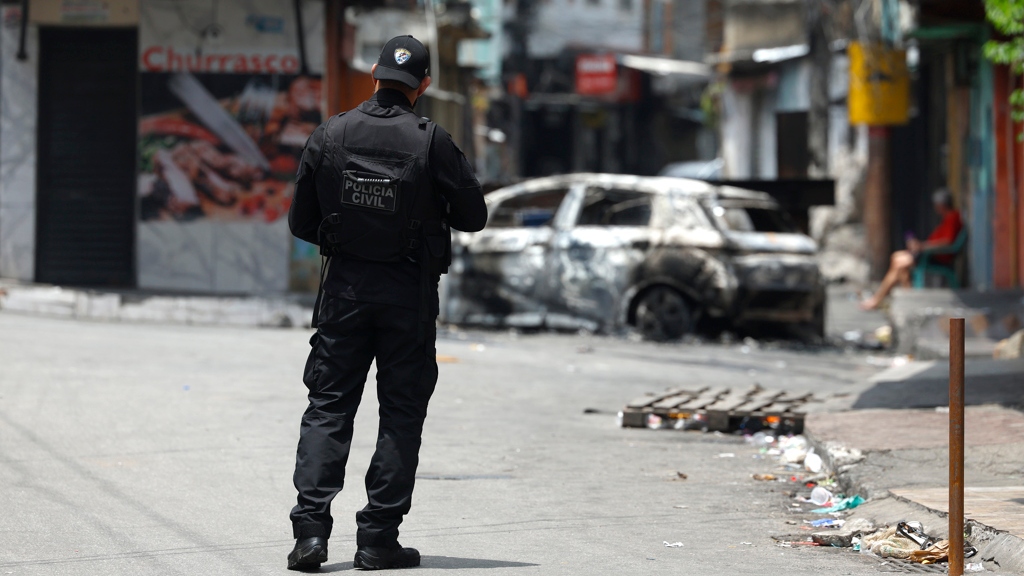 Ex-ministros da Justiça pedem que Lula assuma a segurança pública do RJ