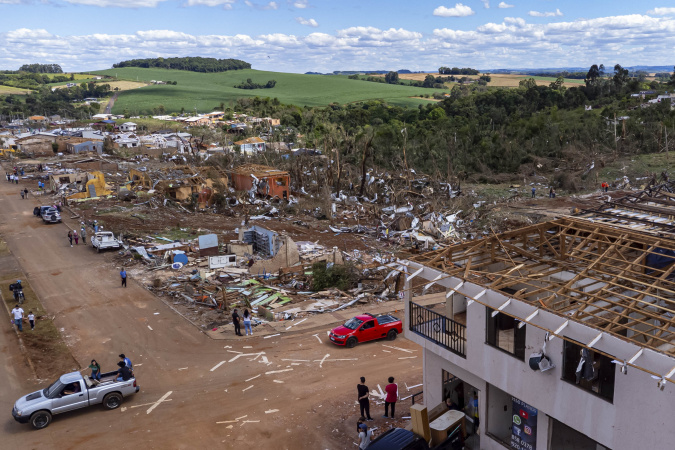 Cartão Reconstrução: como será o apoio do Estado aos atingidos pelo tornado em Rio Bonito do Iguaçu
