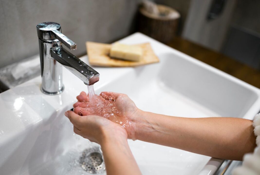 Sanepar alerta para falta de água em bairros de Curitiba e região