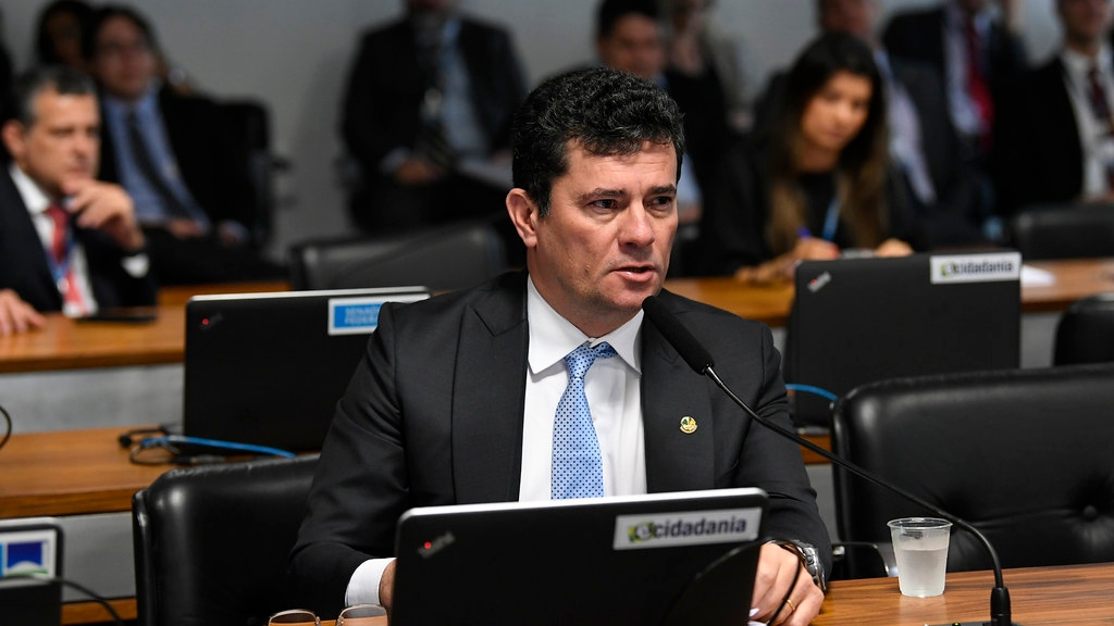 Moro defende classificar facções como terroristas para acabar com vitimismo