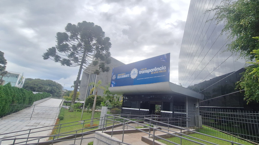 Assembleia Legislativa do Paraná | ALEP | Notícias > Assembleia Legislativa terá semana marcada por debates sobre o orçamento de 2026, interiorização e homenagens