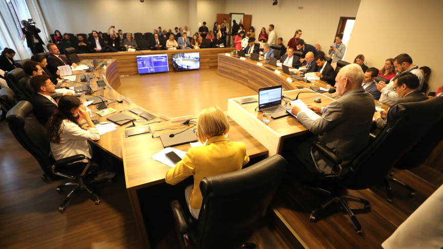 Assembleia Legislativa do Paraná | ALEP | Notícias > CCJ extraordinária aprova proposta que institui o Programa Bons Olhos Paraná