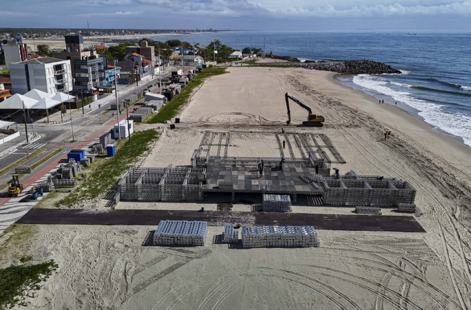 Verão Maior Paraná: montagem dos palcos avança no Litoral; faltam 18 dias para o início dos shows