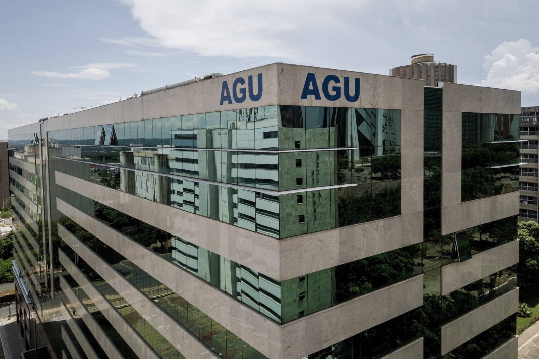 AGU notifica YouTube sobre vídeos de IA com médicos falsos – 08/09/2026 – Equilíbrio e Saúde