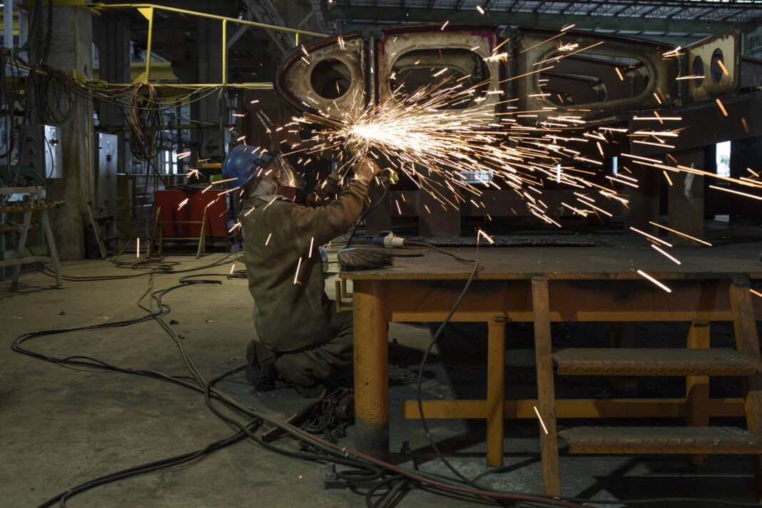 Brasil tem desindustrialização precoce em setores-chave – 13/12/2025 – Mercado