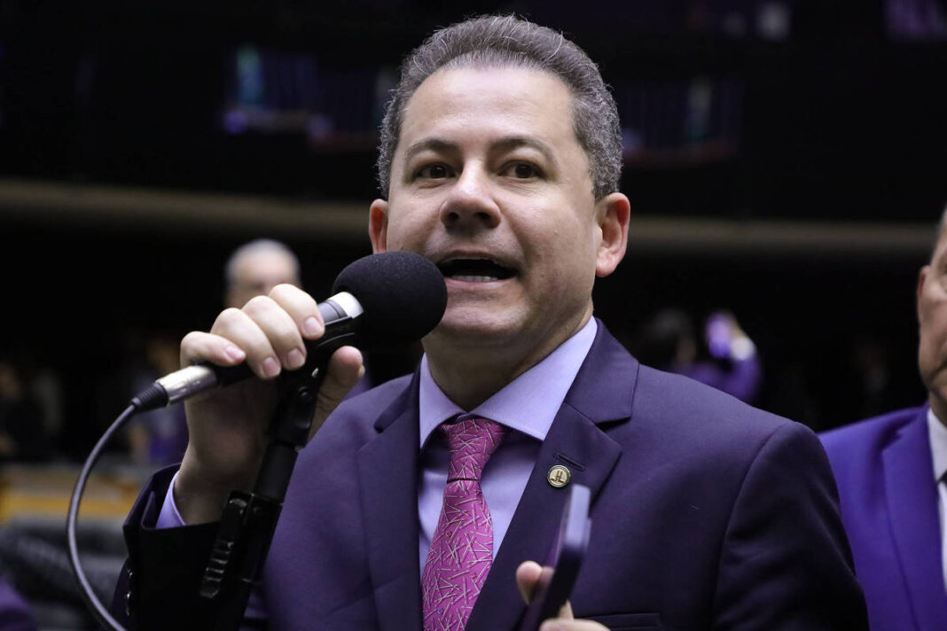 PL-SP negocia filiação de expoente da bancada evangélica – 09/12/2025 – Painel