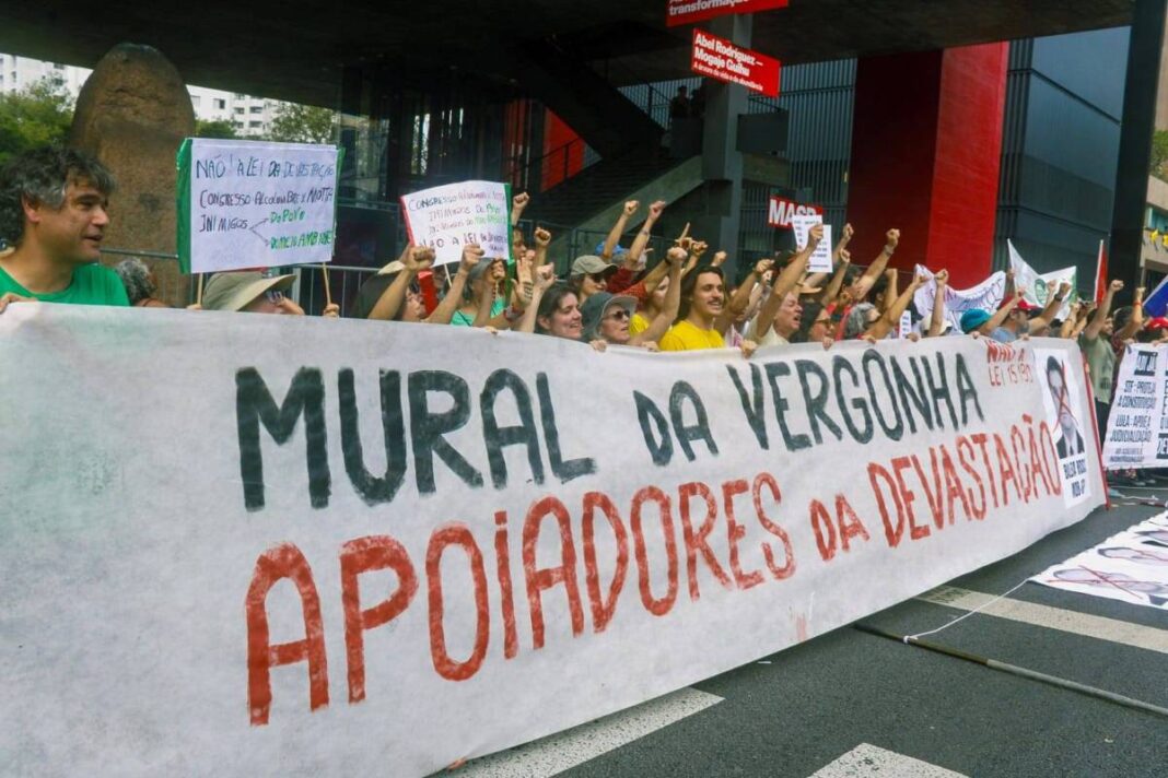 Ambientalistas protestam contra nova lei do licenciamento – 30/11/2025 – Ambiente