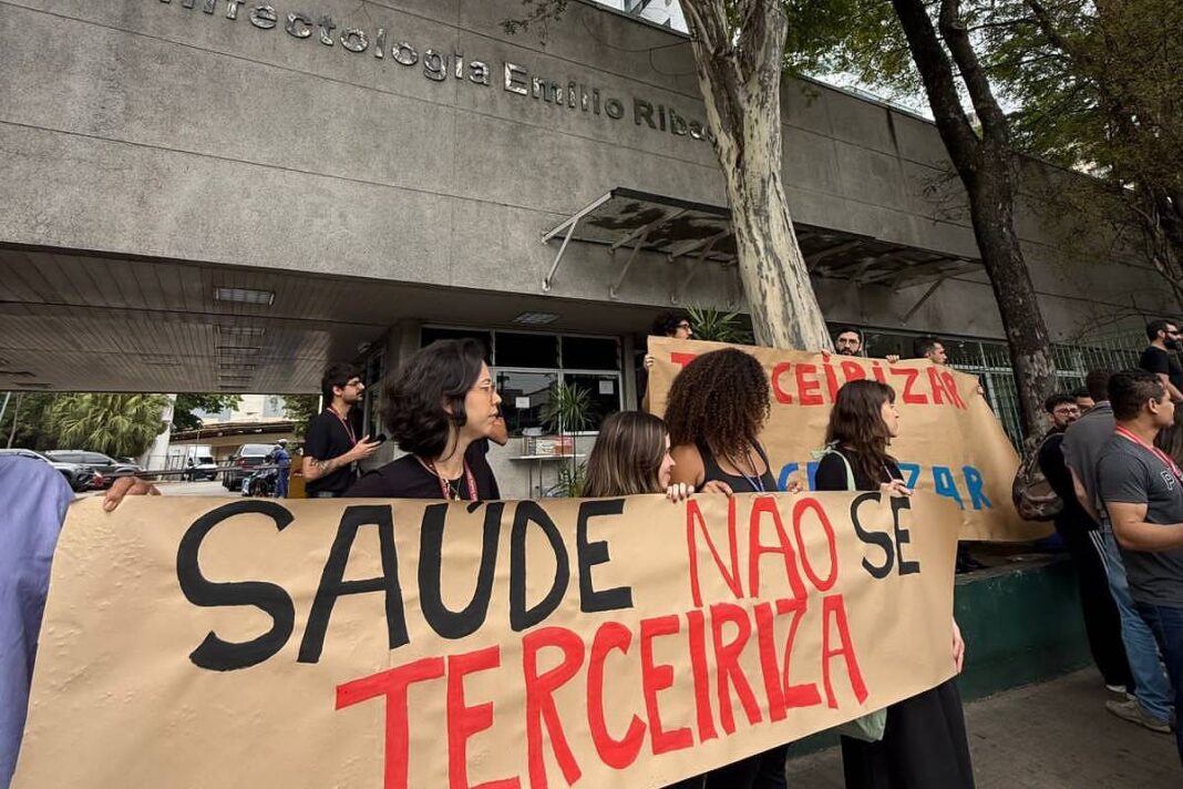 Funcionários do Emílio Ribas protestam contra precarização – 01/12/2025 – Equilíbrio e Saúde