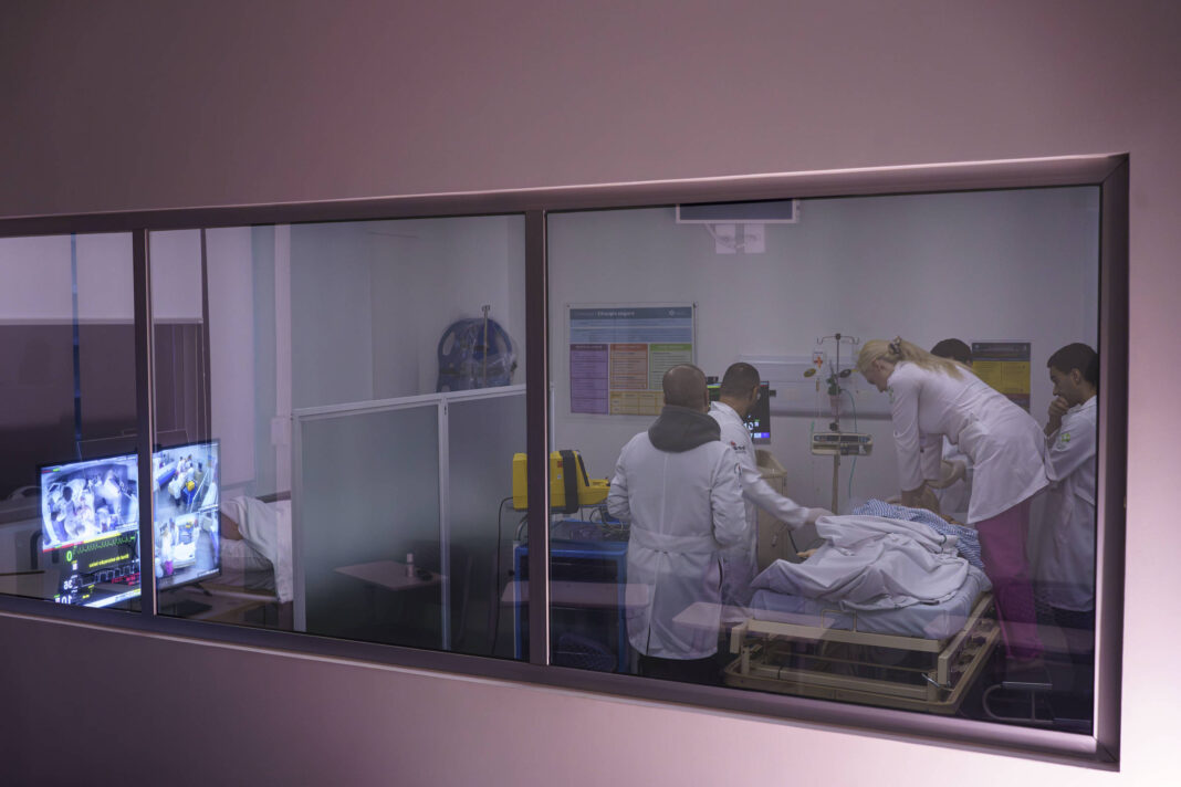 Projeto que cria ‘OAB’ para médicos avança no Senado – 03/12/2025 – Equilíbrio e Saúde