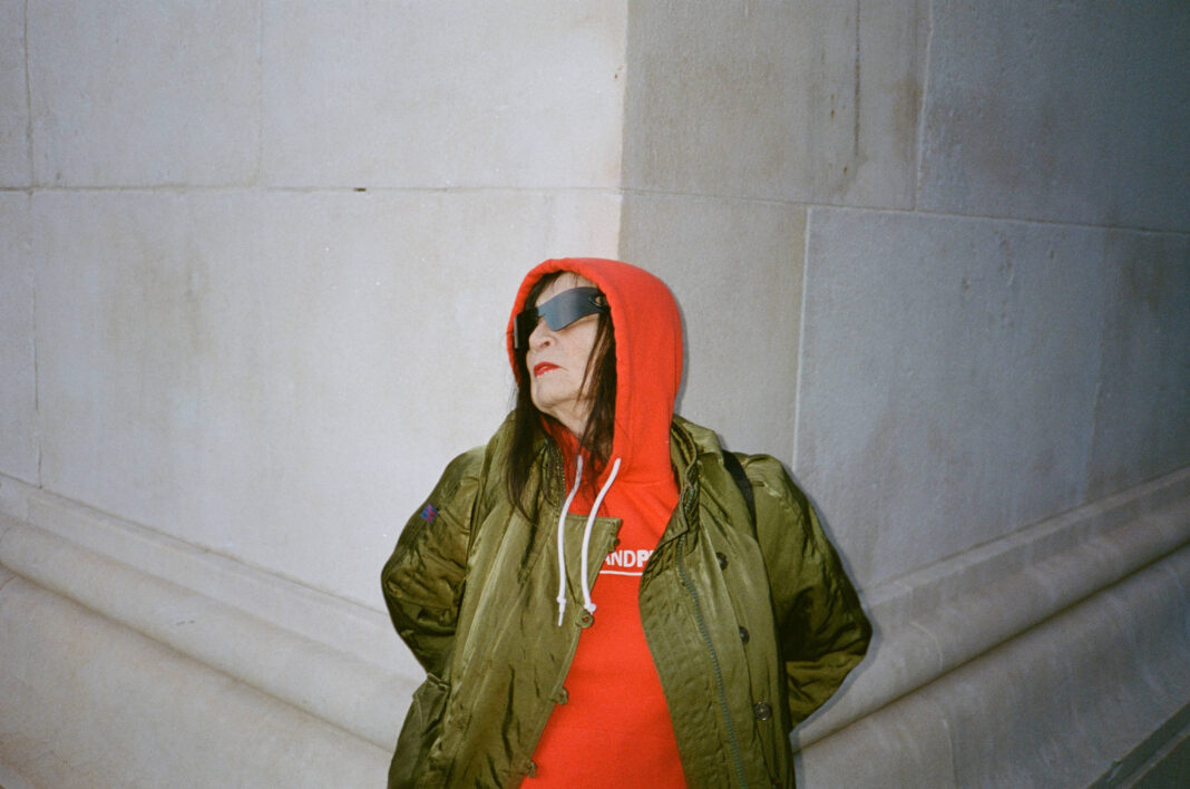 Aos 76, Judi Jupiter é fenômeno da geração Z nas internet – 13/12/2025 – Equilíbrio