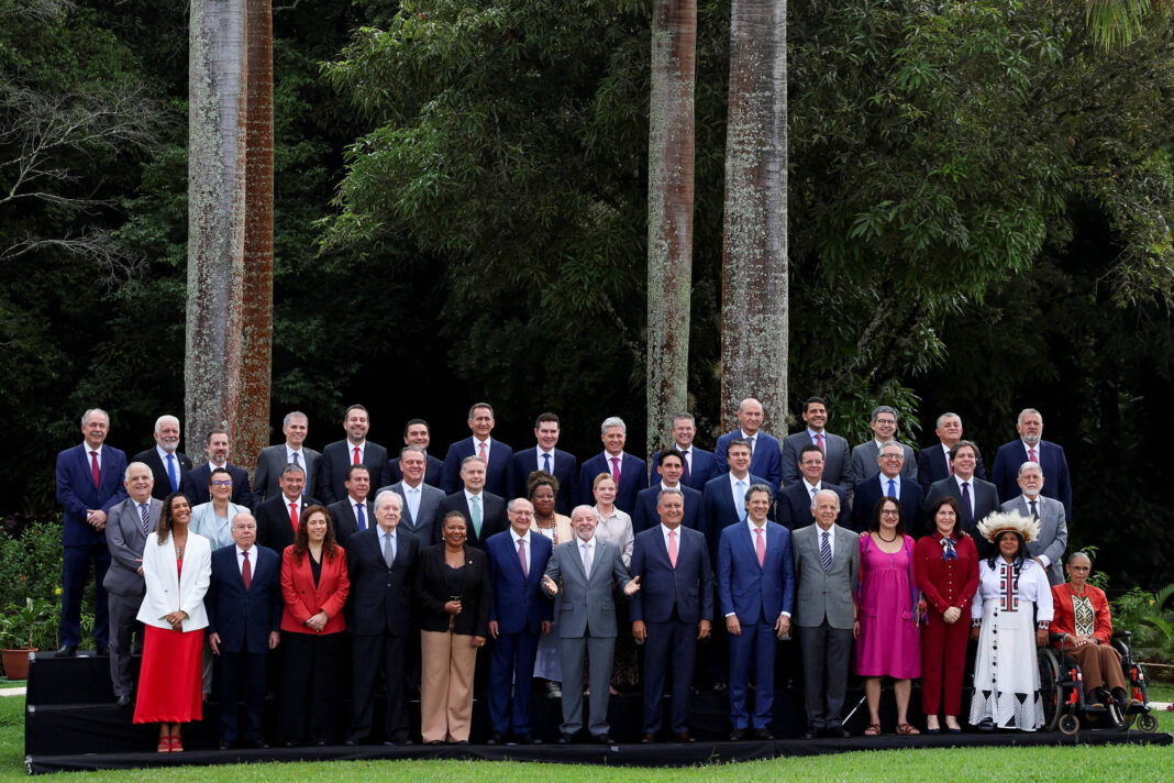 Quem é quem na foto de Lula com seus ministros – 17/12/2025 – Poder