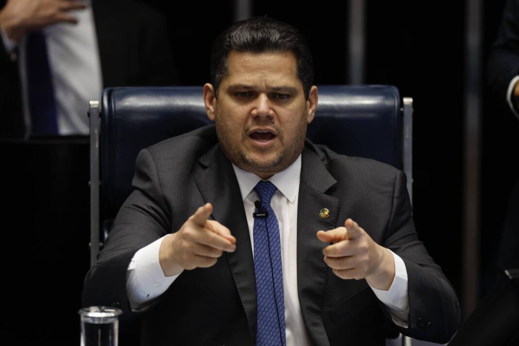 Senado aprova redução de penas que beneficia Bolsonaro – 17/12/2025 – Poder