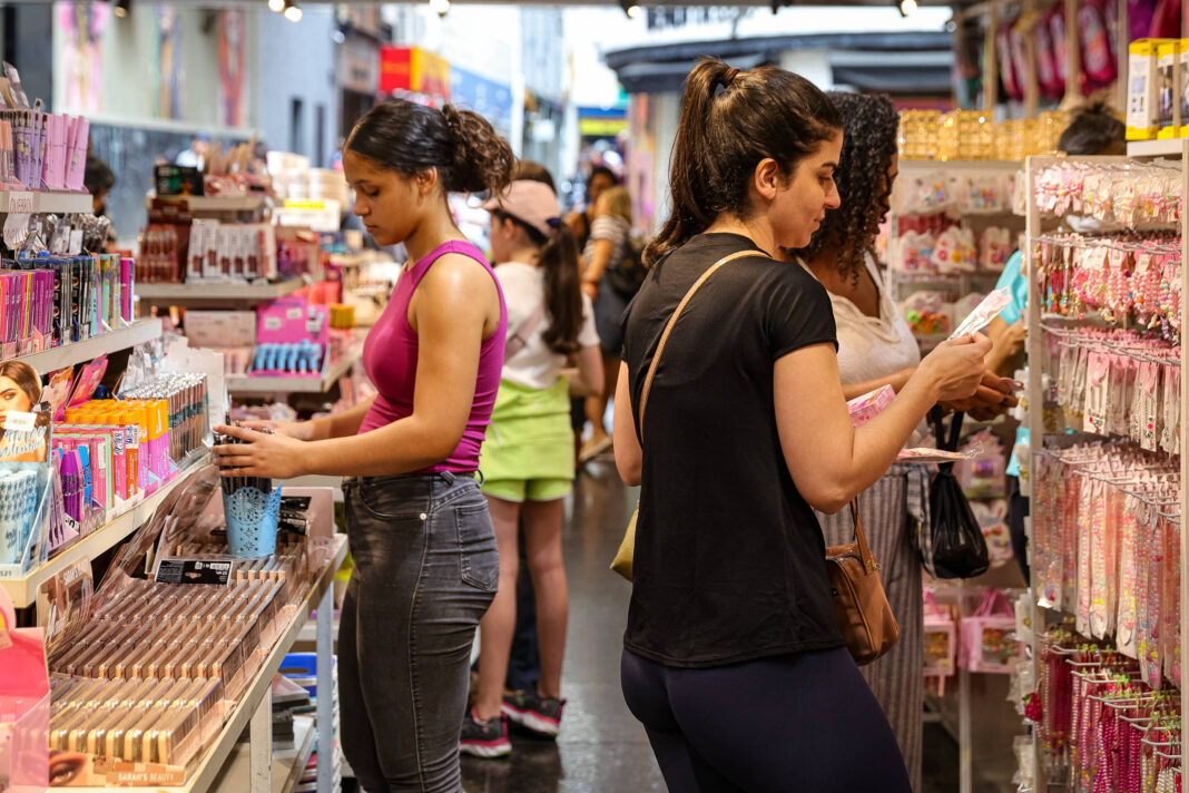 Varejistas têm saldões pós-Natal com descontos de até 80% – 27/12/2025 – Economia