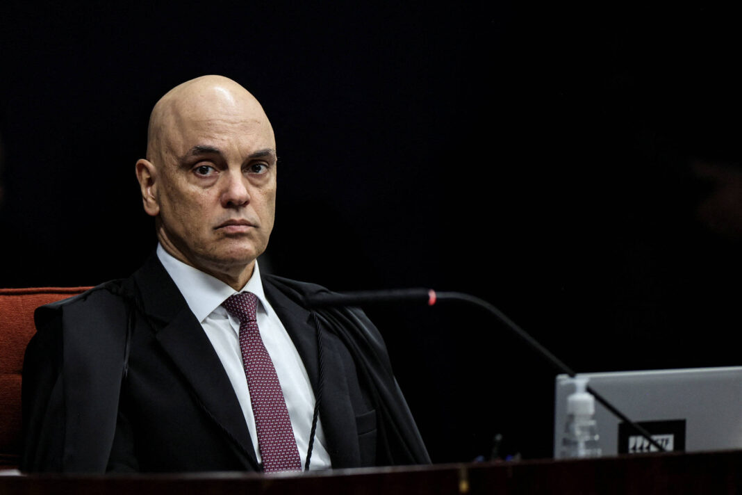 Moraes aponta risco de fuga ao ordenar domiciliar – 27/12/2025 – Política