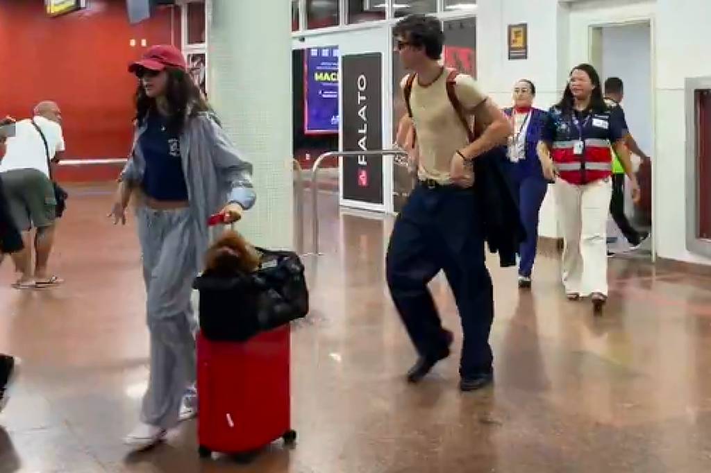 Shawn Mendes e Bruna Marquezine desembarcam em Maceió – 28/12/2025 – Celebridades