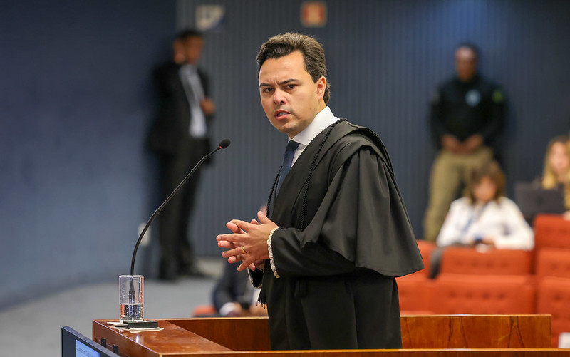 Jeffrey Chiquini explica expulsão da tribuna por policial