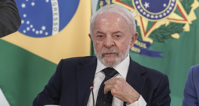 Lula não deveria disputar novo mandato, diz The Economist