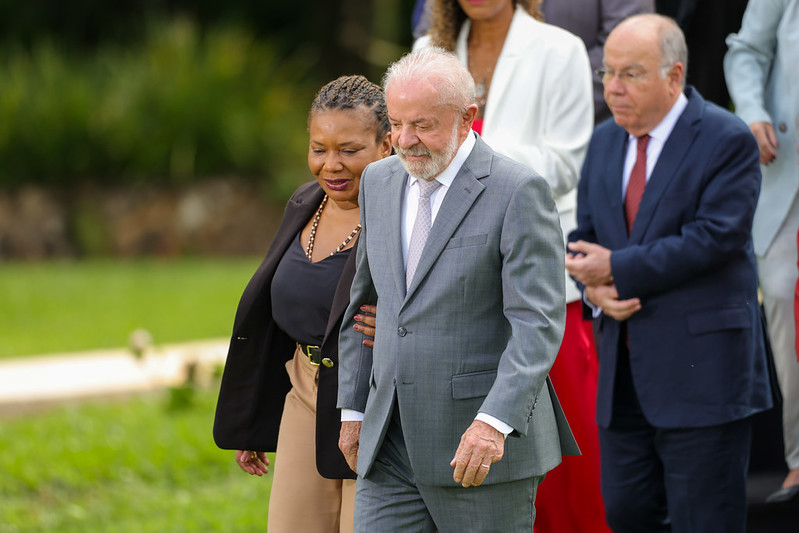 Lula revela que encomendou sondagem de programas sociais de adversários