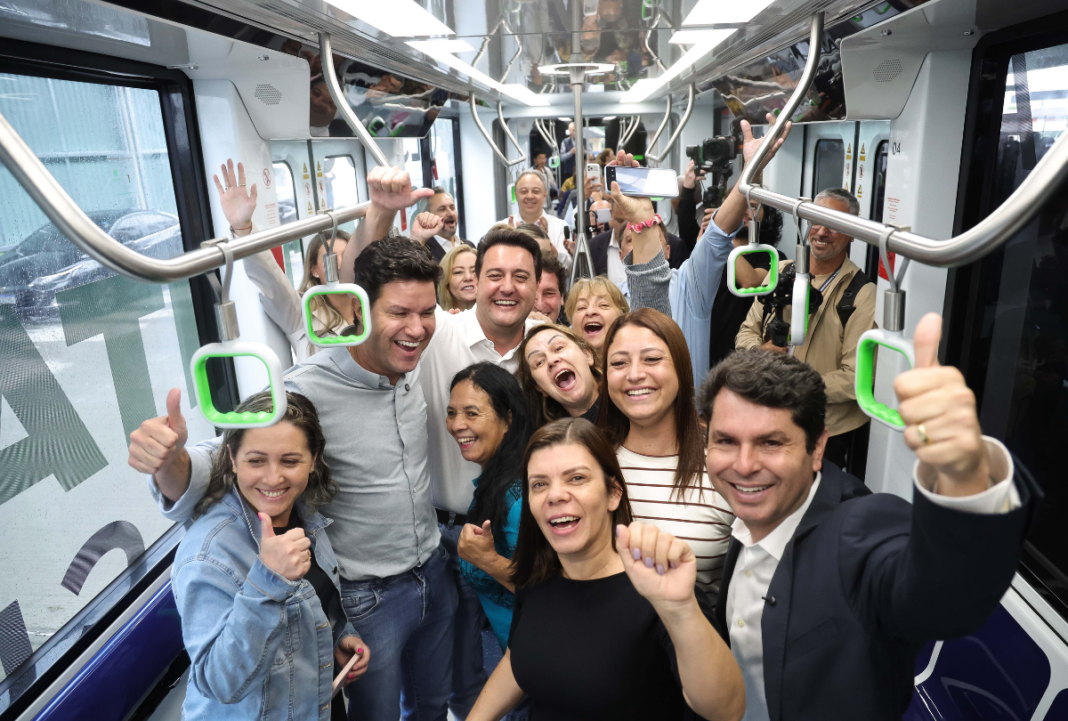 Bonde Urbano Digital começa a circular em Curitiba
