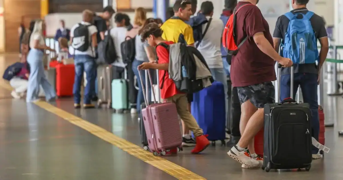 Viajar de avião está mais barato no Brasil, aponta pesquisa
