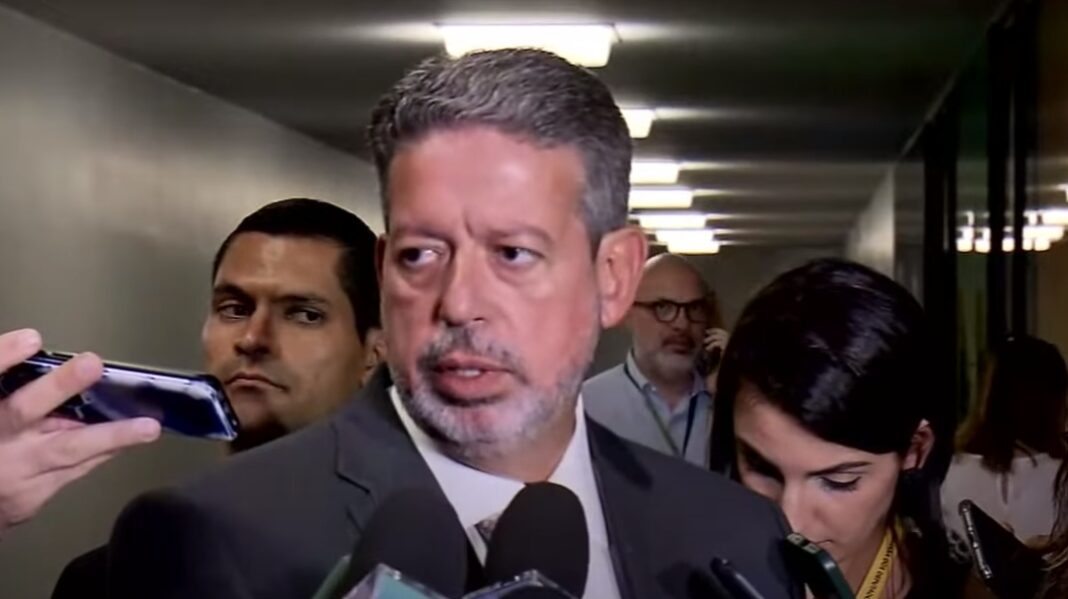 Gabinete de Lira é alvo de operação da PF por suspeita de desvio de emendas