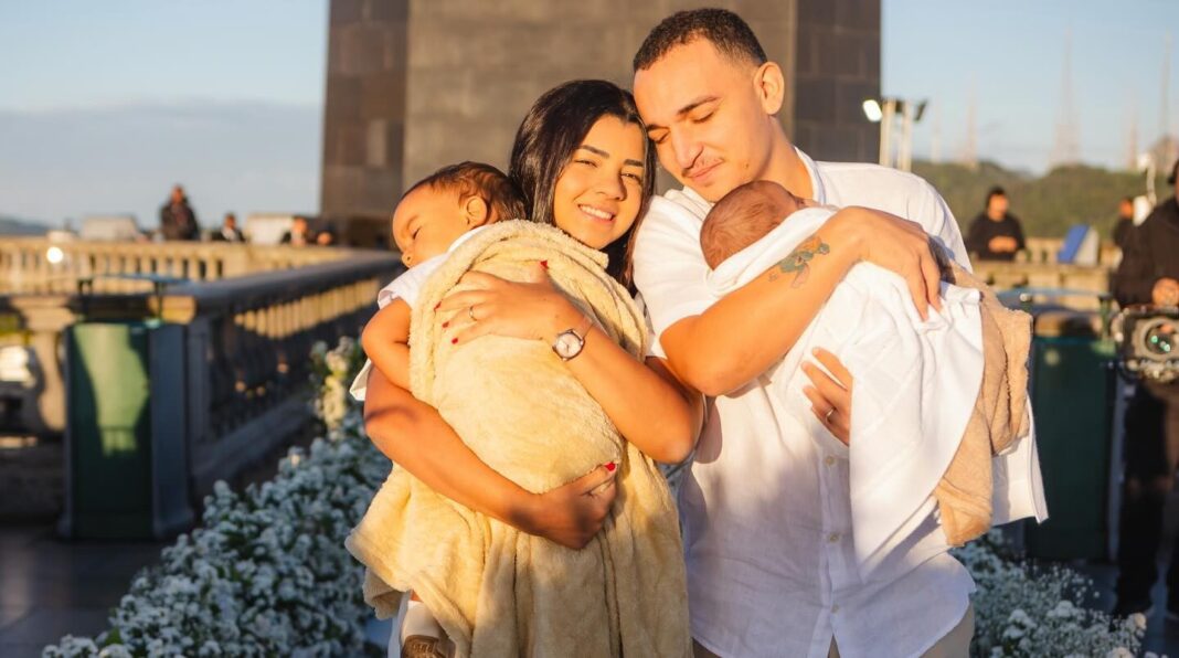 Ary Mirelle se declara aos filhos e compartilha novas fotos do batismo com João Gomes; veja