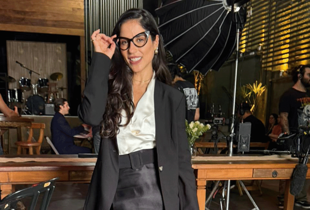 Camilla Camargo vive papel com tons de vilania em 'Cinderela e o Segredo do Pobre Milionário'