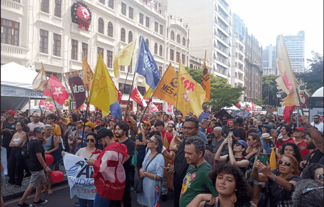 A Mobilização Histórica na Boca Maldita: Curitiba Reafirma seu Papel na Defesa da Democracia e Contra a Impunidade