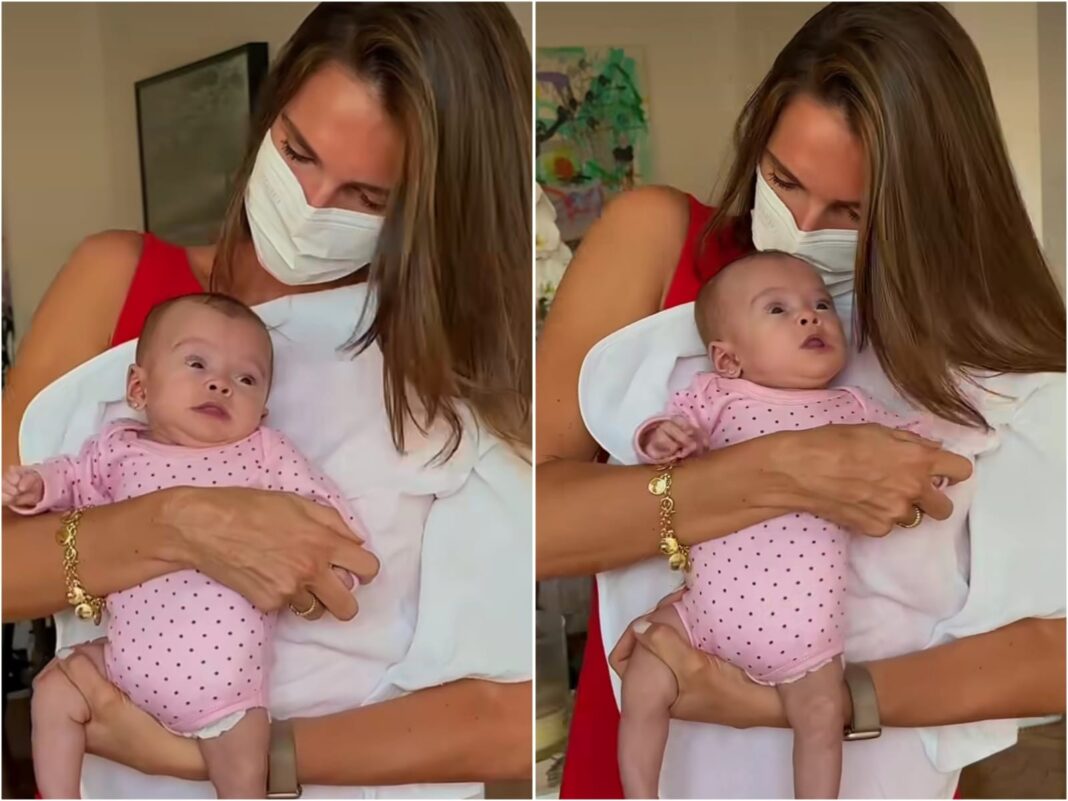 Daniella Sarahyba posa com afilhada, que nasceu com 580 gramas e passou 4 meses em UTI: ‘Milagres existem’