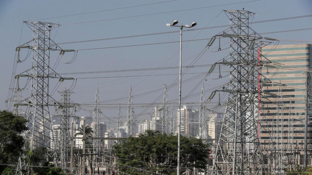 Conta de luz deve subir em 2026 para bancar R$ 47,8 bilhões em subsídios