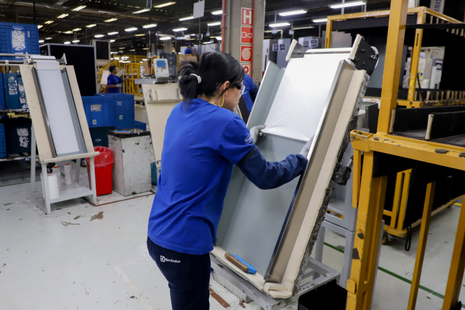 Paraná começa dezembro com recorde de 27,1 mil vagas nas Agências do Trabalhador