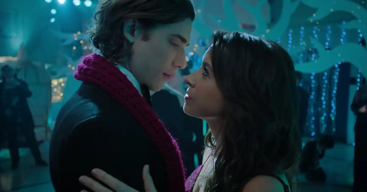 Como esquentar o coração nesse Natal e assistir um filme da Netflix que transformou um boneco de neve num homem gatíssimo