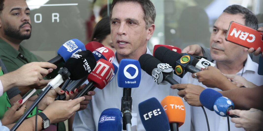 Médico de Bolsonaro confirma traumatismo craniano leve