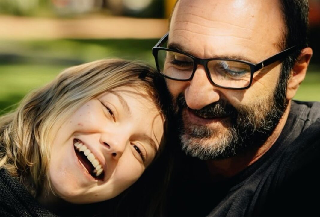 Isabel Veloso é extubada após 21 dias na UTI; pai da influenciadora comemora