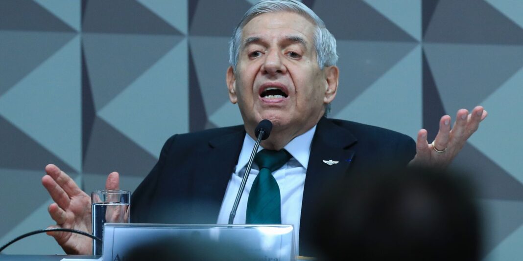 Heleno deixa Comando Militar para cumprir prisão domiciliar