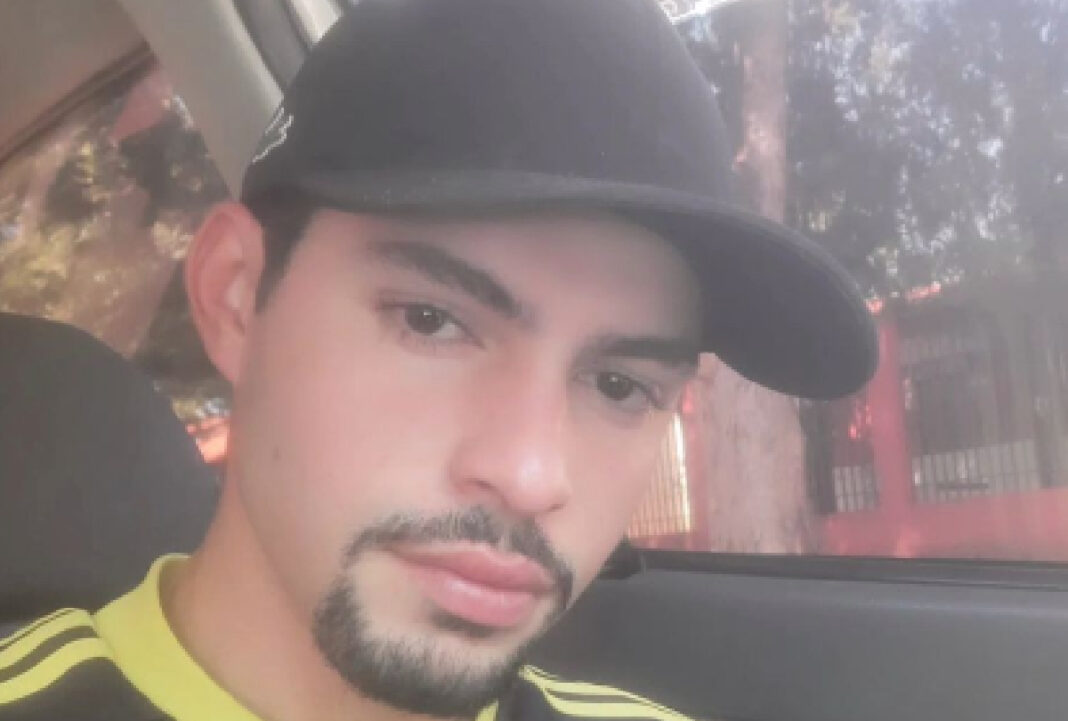 Motorista tem carro ‘fechado’ e é morto com mais de 50 tiros