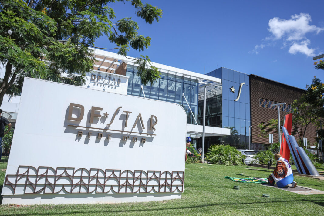 Carlos diz que condições de saúde do pai geram “preocupação”