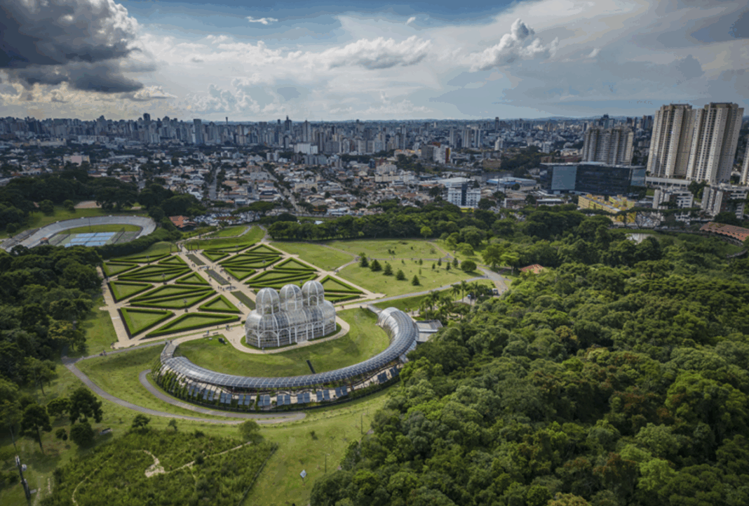 Curitiba é eleita a segunda melhor cidade do Brasil em 2025