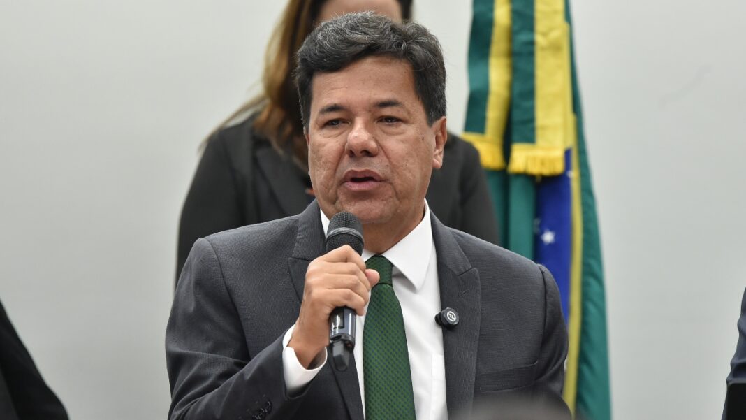 Relator dobra o governo e reduz poder da União na segurança pública dos estados