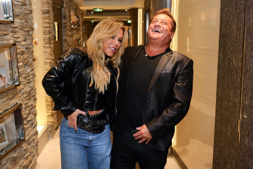 Poliana Rocha passa perrengue com roupa em viagem e mostra ‘gambiarra’ feita por Leonardo para ajudar