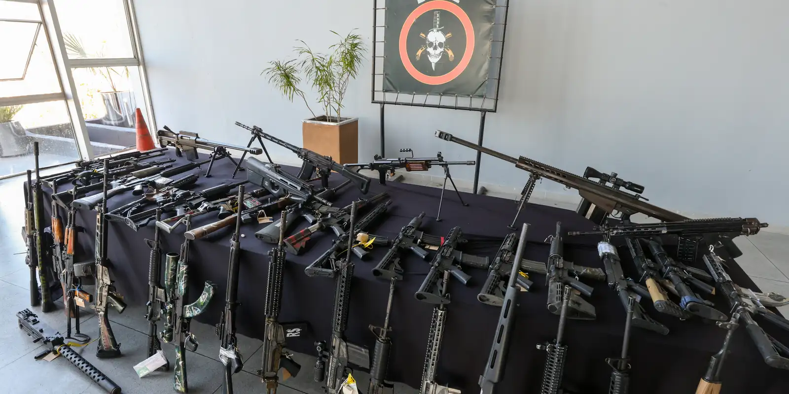 Polícia do Rio prende 12 pessoas em operação contra Comando Vermelho