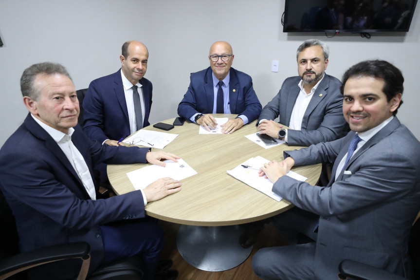 Assembleia Legislativa do Paraná | ALEP | Notícias > LOA 2026 avança na Comissão de Orçamento com previsão de R$ 81,6 bilhões para o exercício financeiro do Estado