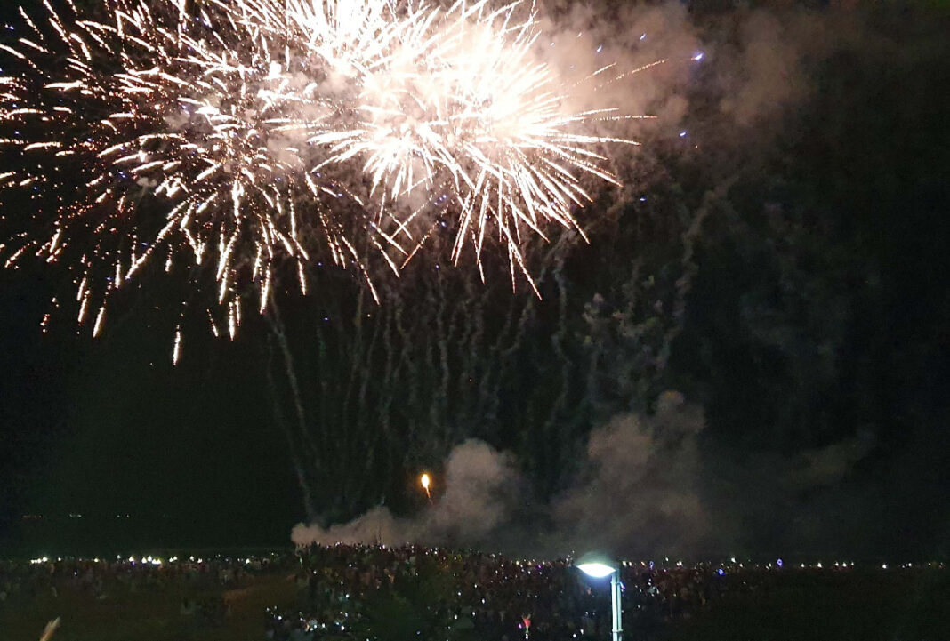 Saúde alerta para riscos de queimaduras com fogos no verão