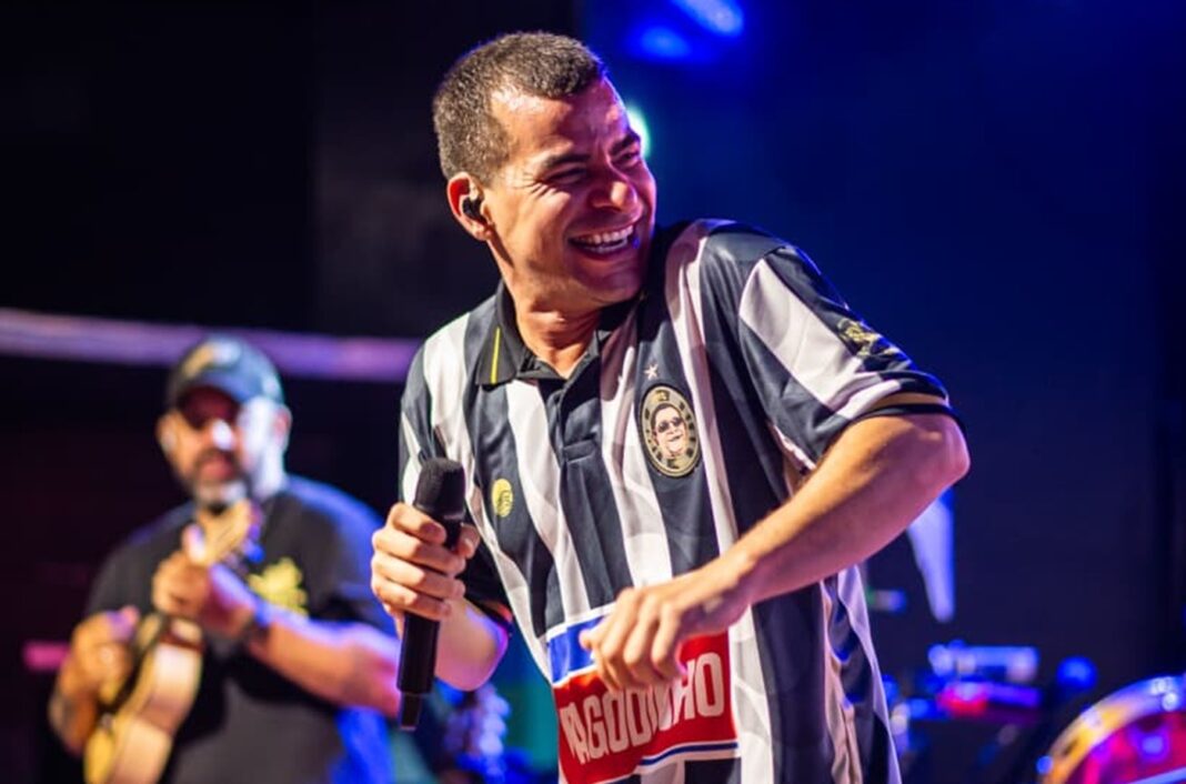 ‘Orgulho de cantar na minha casa, na minha favela’