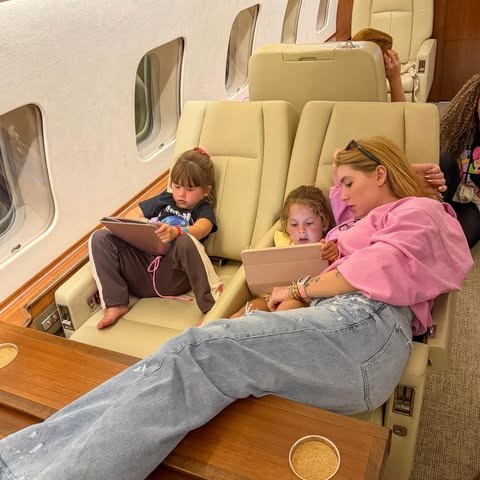 Virginia Fonseca chega a Madri com os filhos após curtir dias em Trancoso