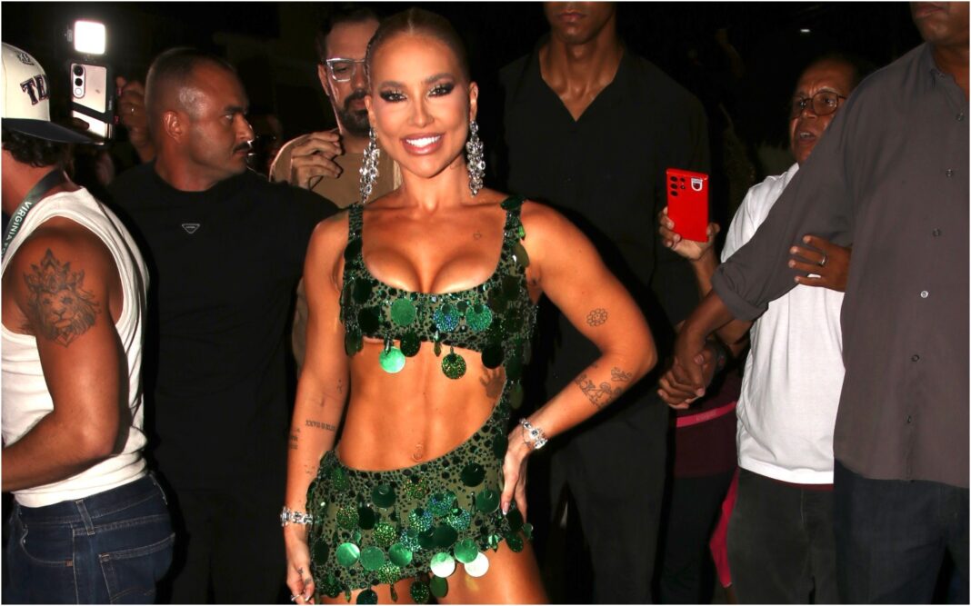 Virginia Fonseca chega para primeiro ensaio de rua com a Grande Rio