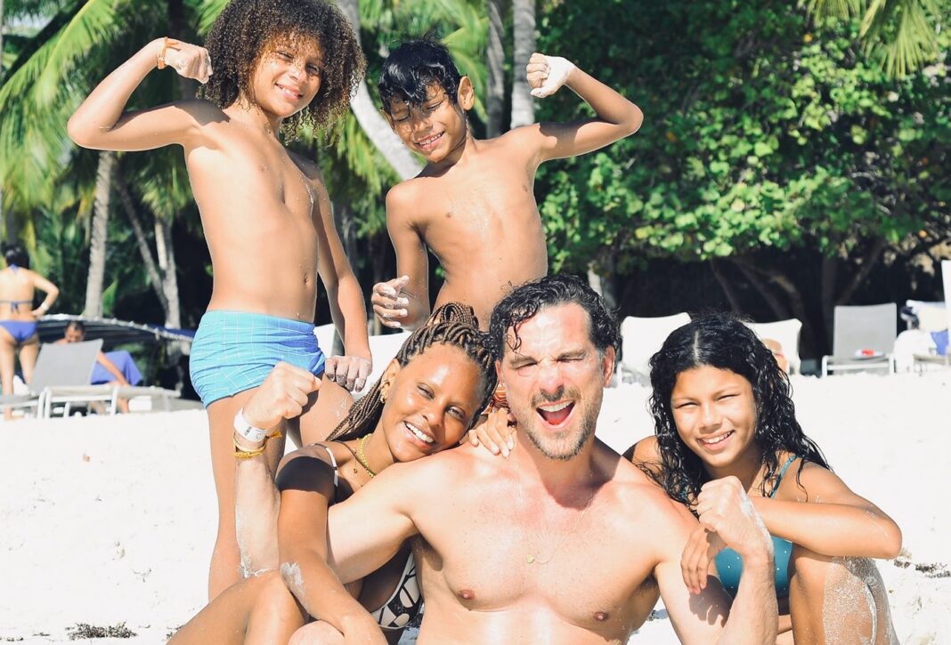 Aline Wirley e Igor Rickli curtem o Caribe com os três filhos: 'Se é pra ser feliz, deixa com a gente'